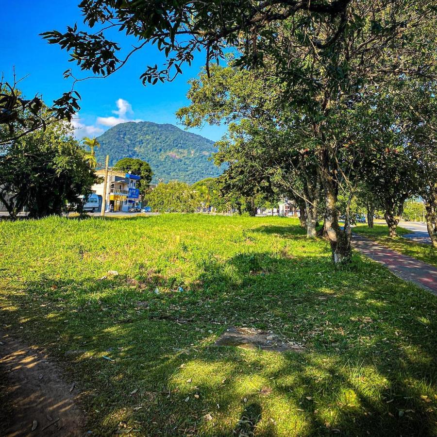 Vila Agradavel Com Piscina. Villa Peruibe Luaran gambar